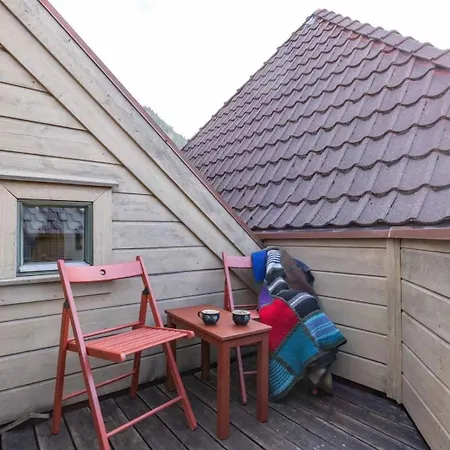 Dinbnb L Traditional Bergenhouse L Roofterrace L 1900 Charm * ברגן