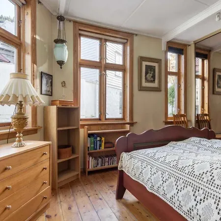 別荘 Dinbnb L Traditional Bergenhouse L Roofterrace L 1900 Charm *