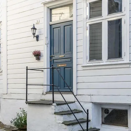 Dinbnb L Traditional Bergenhouse L Roofterrace L 1900 Charm Feriehus Bergen